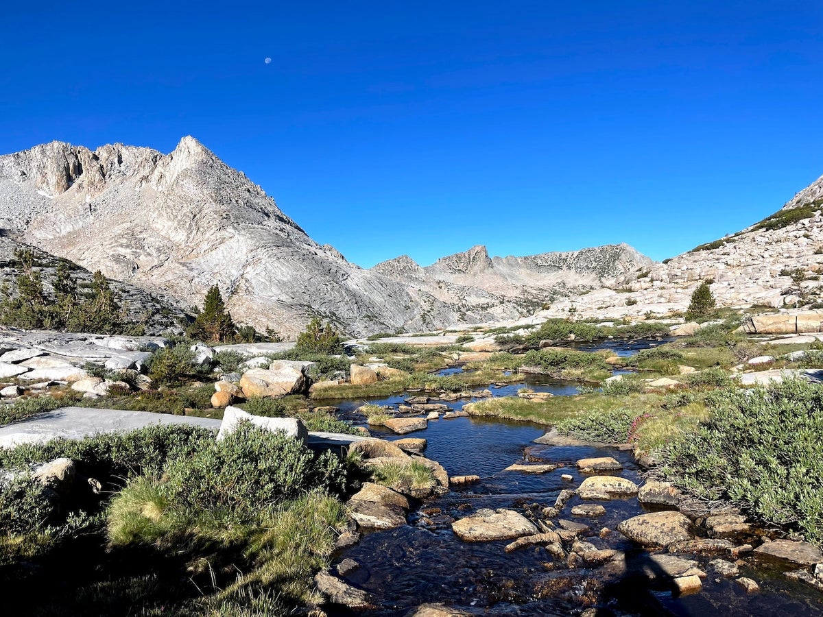 Leor Pantilat Sets New John Muir Trail FKT - Trail Runner Magazine