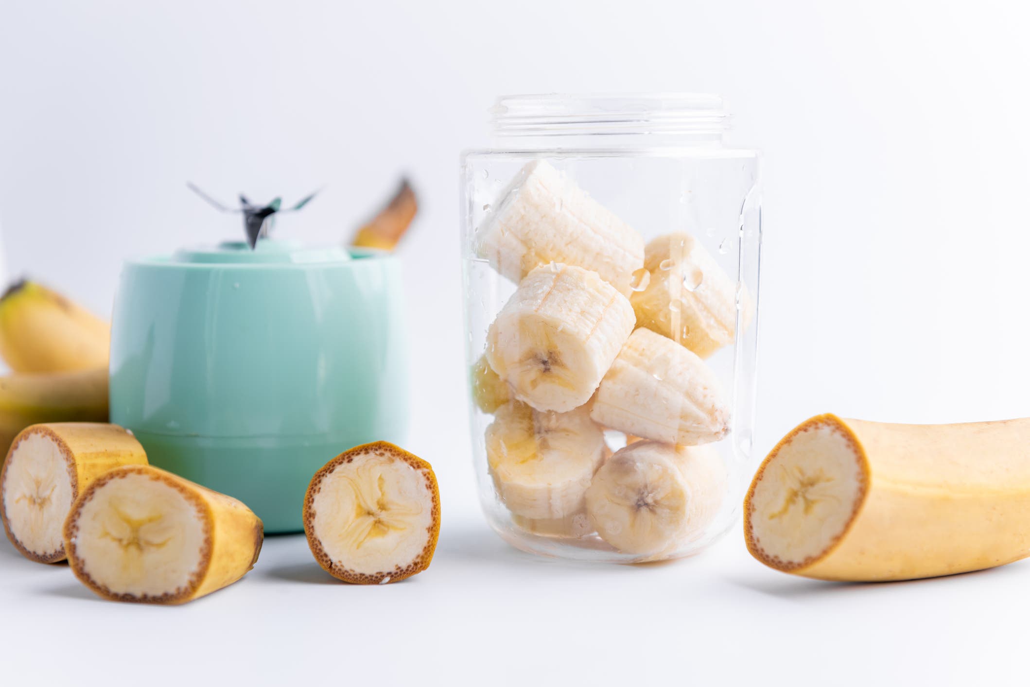Forget Gels. Make Your Own Banana Date Food Blend