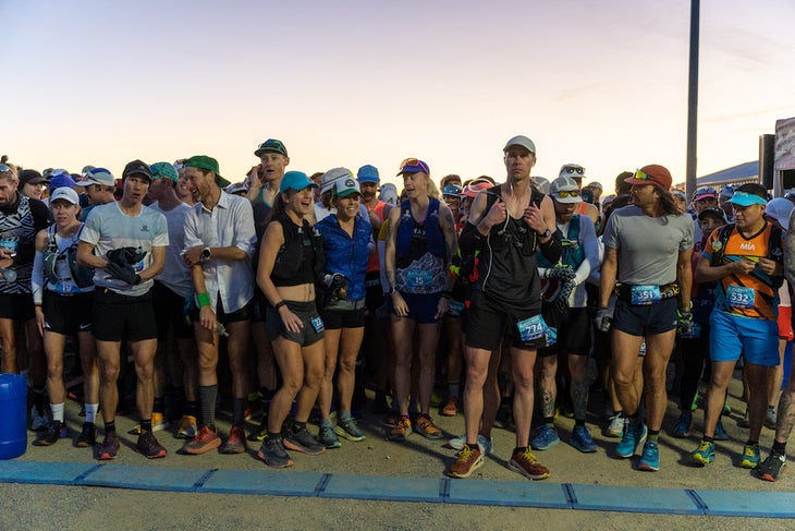 runners line up for the Black Canyon Ultra at sunrise