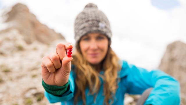 Should You Eat Gummy Bears or Energy Chews on a Run? 