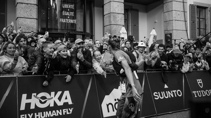 The GOAT, Courtney Dauwalter is greeting fans before the UTMB start.