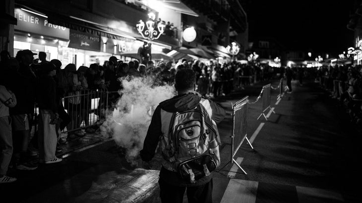 A crowd controller at Saint Gervais just before the first runners arrive.